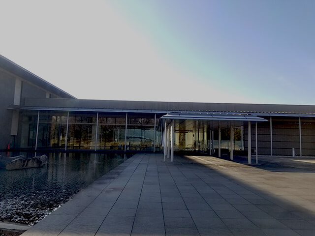 山梨県立博物館の外観